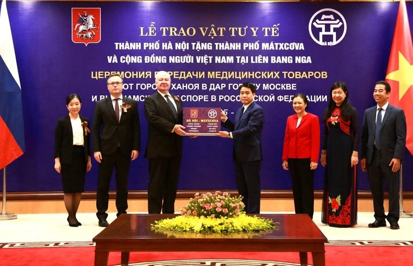 hanoi donates medical supplies to help moscow cope with covid 19