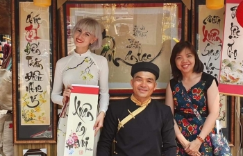 russian french woman passionate vietnamese language