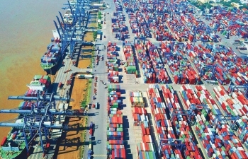 australian website praises vietnams prudent low cost approach to combating covid 19