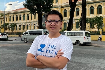 Vietnamese student helps international arrivals while stuck in Vietnam quarantine camp vietnamese student helps international arrivals while stuck in vietnam quarantine camp