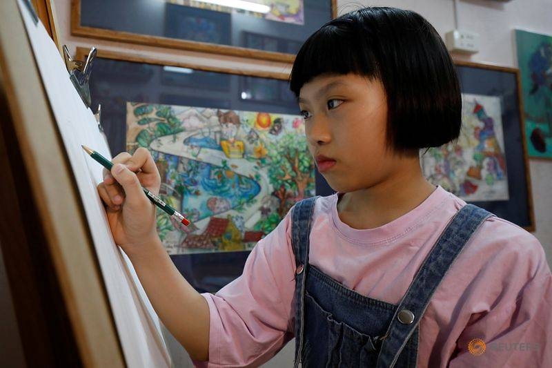 vietnamese 10 year old painter creates art from coronavirus chaos
