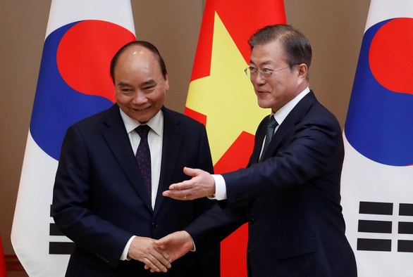rok president moon request vietnams constructive role in korea peace process