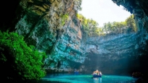 a french tourist draws vietnam unique beauties his way