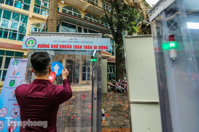 covid 19 mobile disinfection chamber appears in vietnam