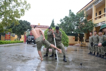 Vietnamese Commandos in training