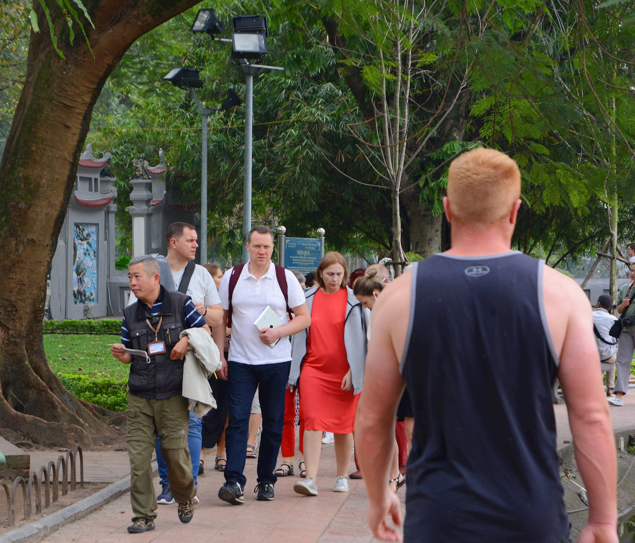 discrimination against foreign tourists would be punished