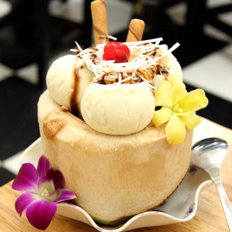 List of Hanoi street food: Salty or sweet?