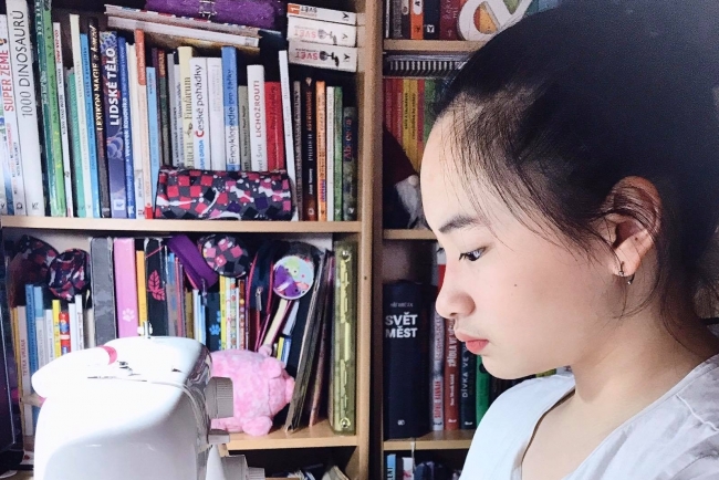 Czech: Vietnamese mother donated thousands of face masks for local residents