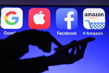 facebook joins hands with google and other tech companies to suspend processing hong kong government data requests