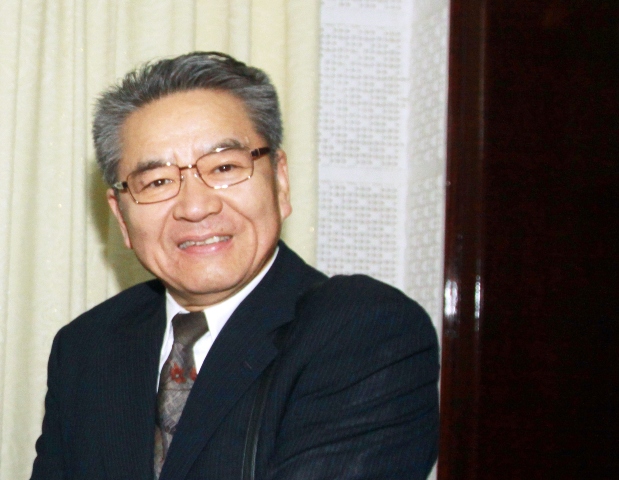 japanese communist party representative praises vietnams renewal policy