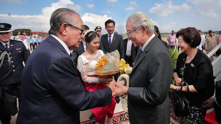 Singapore and Cambodia to broaden cooperation in healthcare and vocational training