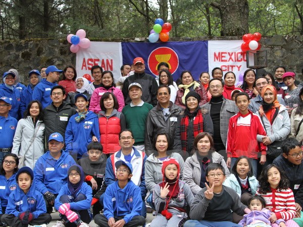 vietnam attends asean family day 2015 in mexico