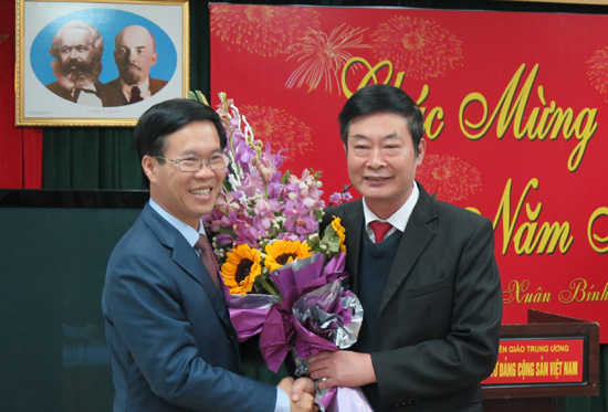 newly appointed head of party popularization and education commission pays tet visit to cpv online newspaper