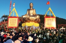 yen tu spring festival opens in quang ninh province