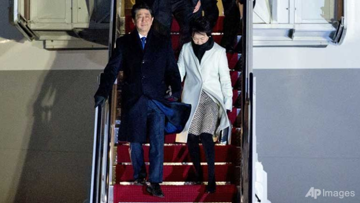 japans pm abe arrives in us ahead of summit with president trump