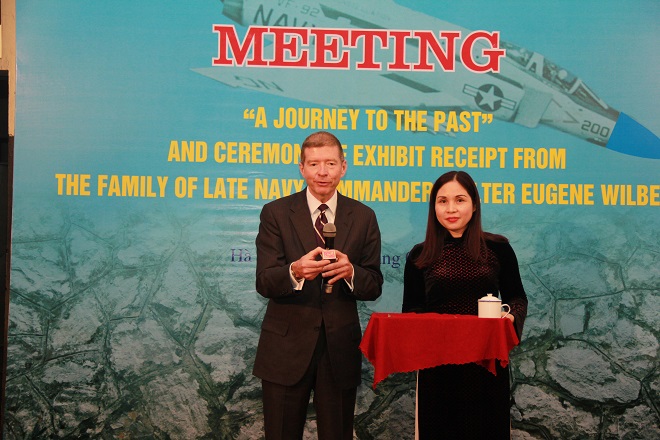 Vietnam handovers war artifact to US