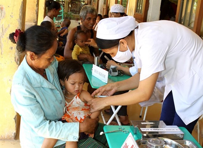 Government to give youth encephalitis booster shots