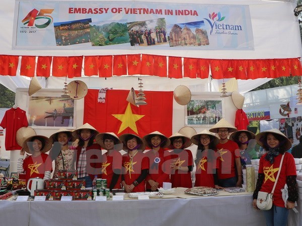 Vietnam joins charity fair in India