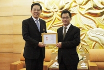 friendship medal conferred to mr brian edwin teel for his contribution to vietnams health sector