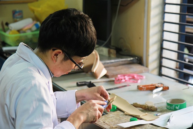 Japanese volunteer helps stroke patients