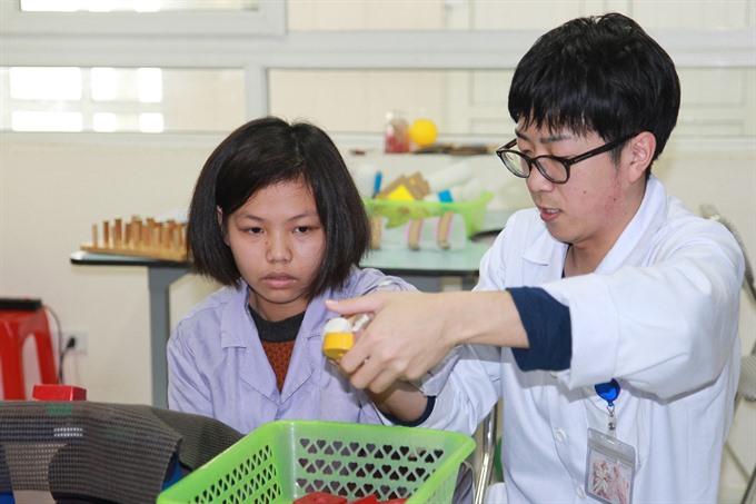 Japanese volunteer helps stroke patients