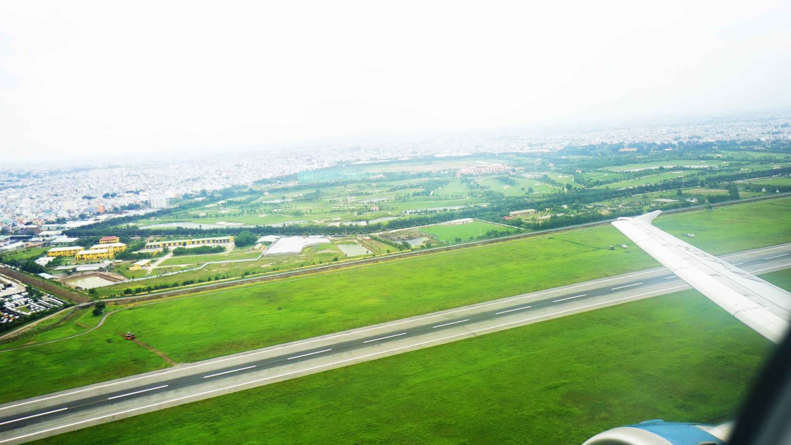 Debate over expansion options for overloaded Ho Chi Minh City airport