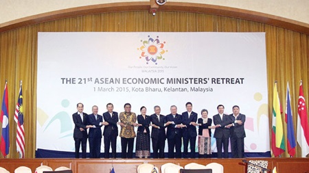 ASEAN to remove more non-tariff barriers to boost economic integration