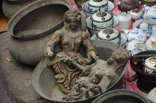 Special Tet market in Hanoi's Old Quarter