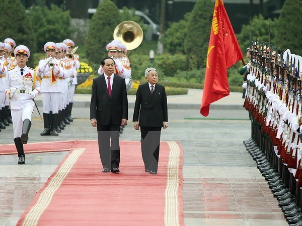 State President greets Japanese Emperor, Empress