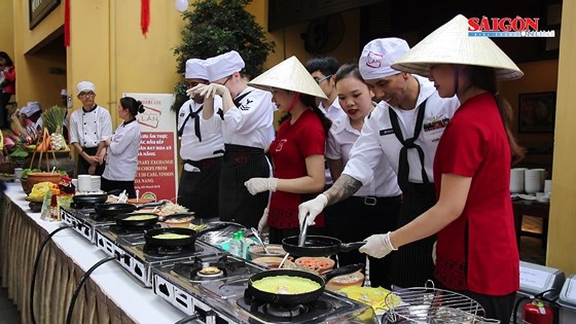 uss carl vinsons chefs make vietnamese fried pancake fresh springroll
