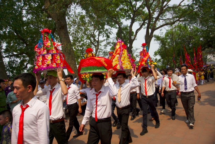 Thousands flock to Lý Kings festival