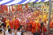 Thousands flock to Lý Kings festival