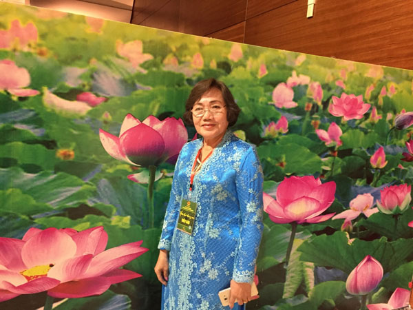 the teacher who preserves vietnamese values in thailand for decades