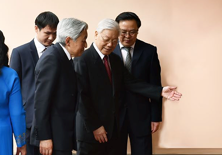 Top leader extends congratulations to Japanese King Father