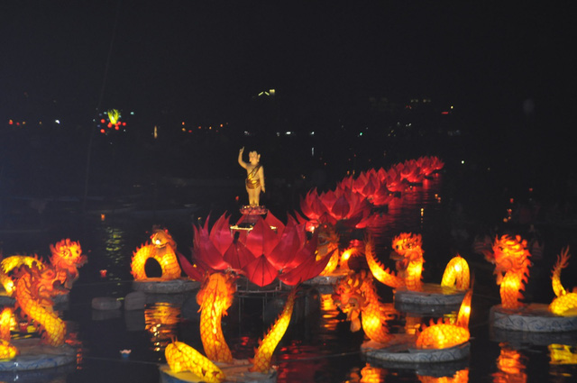 Thousands of residents and visitors attend Buddha's Birthday Festival