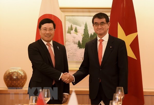 vietnamese japanese fms delighted at bilateral ties