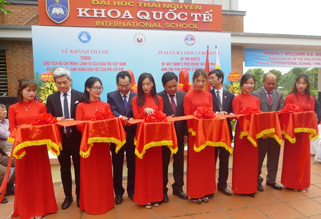 Unveiling of busts of President Ho Chi Minh, Filipino National Hero Jose Rizal in Thai Nguyen
