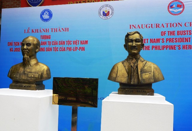 Unveiling of busts of President Ho Chi Minh, Filipino National Hero Jose Rizal in Thai Nguyen