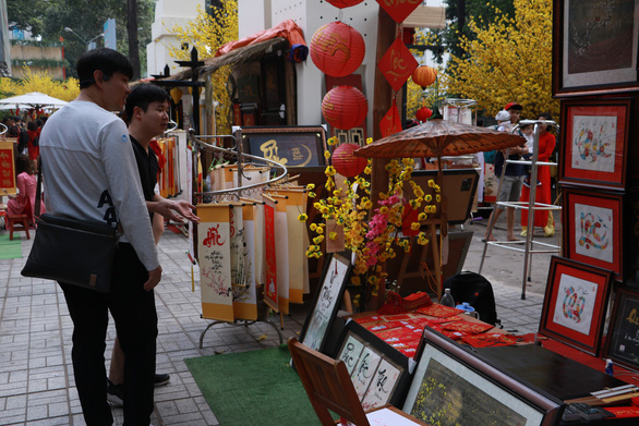 Foreigners embrace Vietnamese traditions of Tet