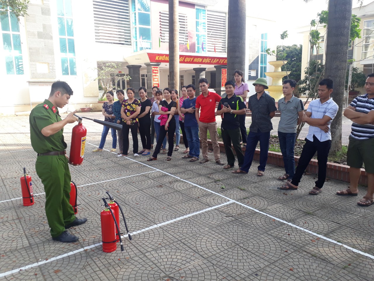 Fire safety in Ba Vi's local family-sized textile factories