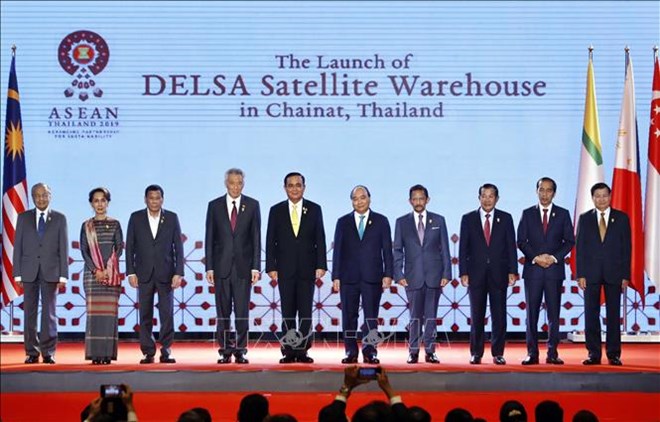 PM Phuc: ASEAN should give priority to strengthening intra-bloc solidarity, connectivity