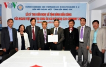 vietnamese german dr wins hanns joachim friedrichs award