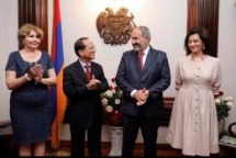 armenian pm invites vietnamese alumni to visit yerevan state university