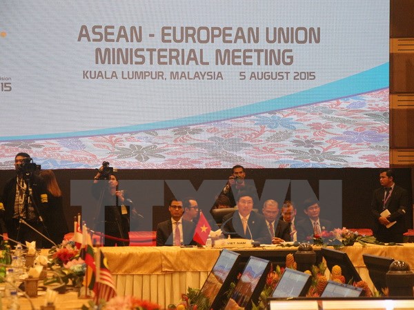 amm 48 confirms solidarity in establishment of asean community
