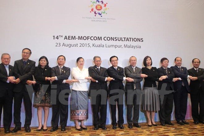 asean economic ministers hold consultations with dialogue partners