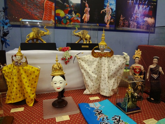 “ASEAN – Colours of Culture” exhibition opens in Hanoi
