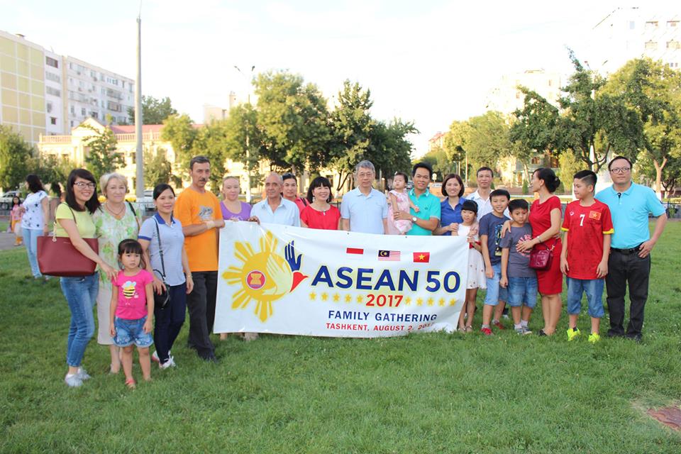 family gathering day in uzbekistan marks 50th anniversary of asean