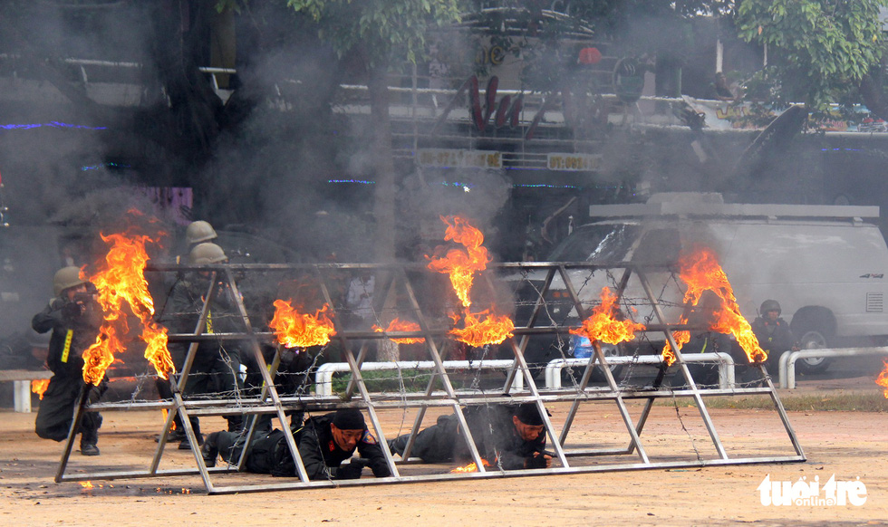 Anti-terrorism exercise held during police competition in Vietnam