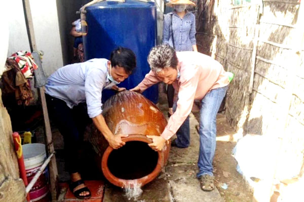 mosquito larva killing increased to prevent zika virus and petechial fever