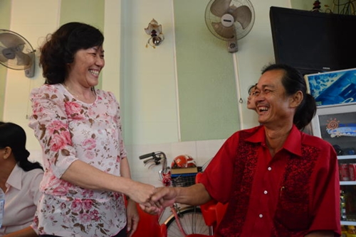 Reunion feast of those who escaped death in brake-failed bus